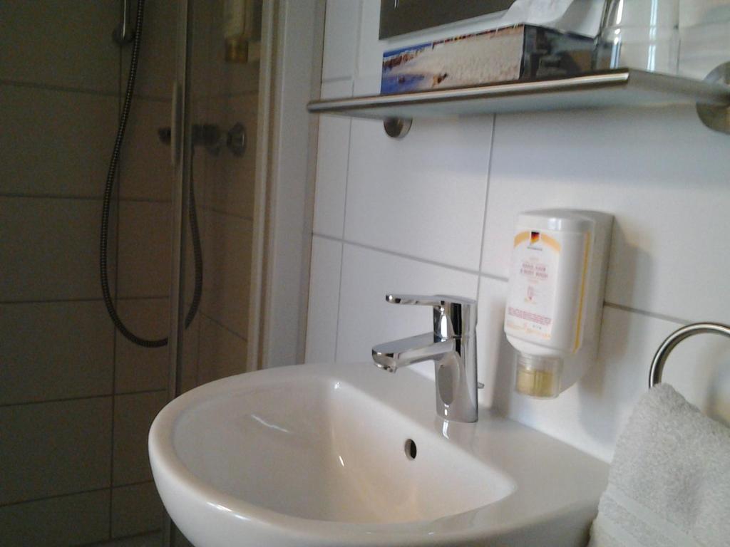 Centralhotel Garni Offenburg Room photo