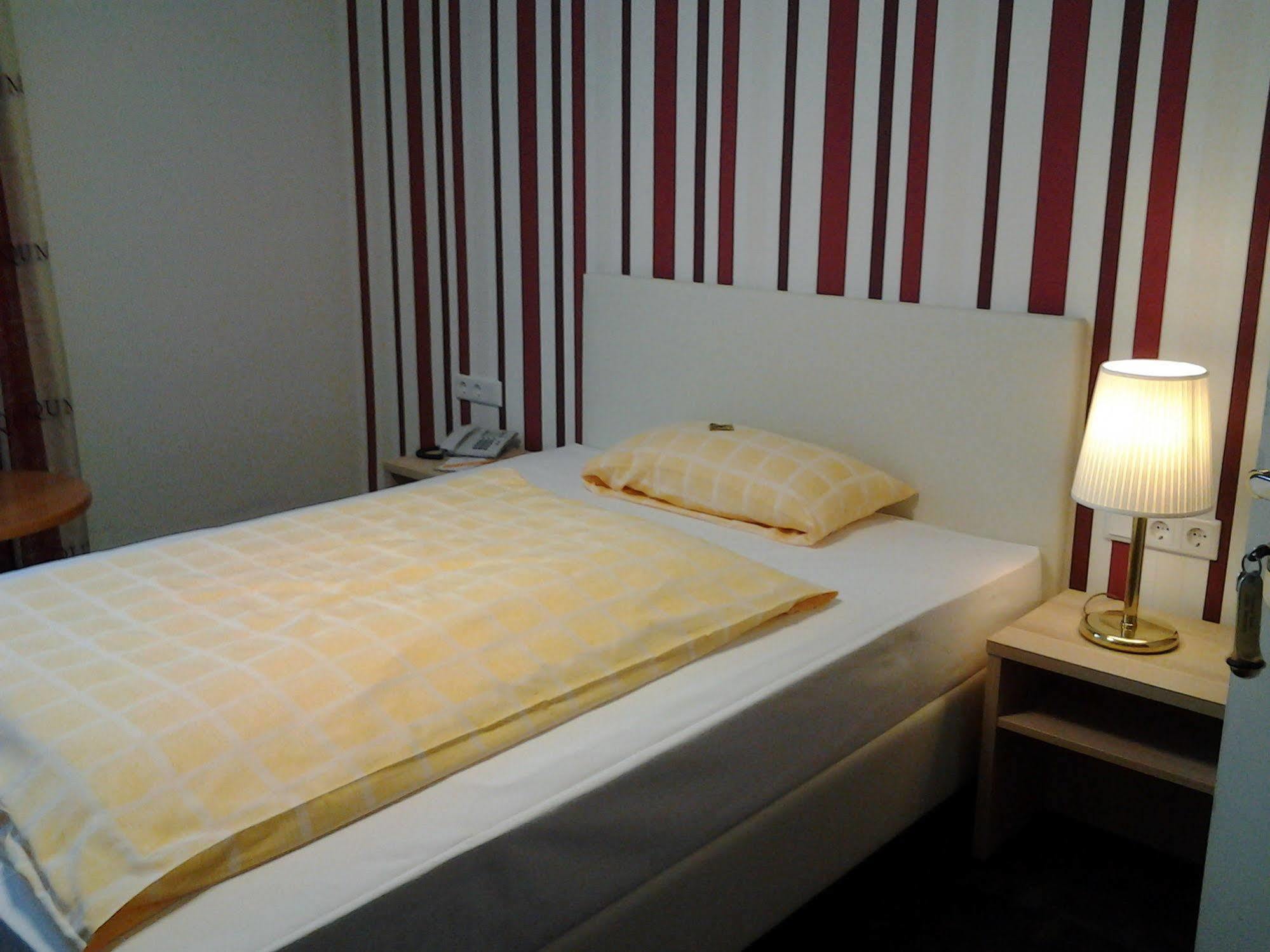 Centralhotel Garni Offenburg Exterior photo